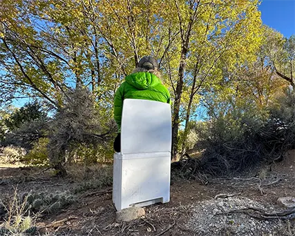  Erica on the loo in the outdoors